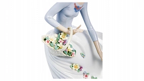 Фигурка Lladro Лепестки на ветру 20x28 см, фарфор