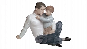 Фигурка NAO Любить и защищать 17х26х10 см