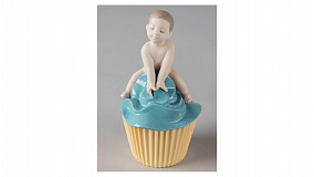 Фигурка Lladro Мой сладкий капкейк, мальчик 8х14 см, фарфор